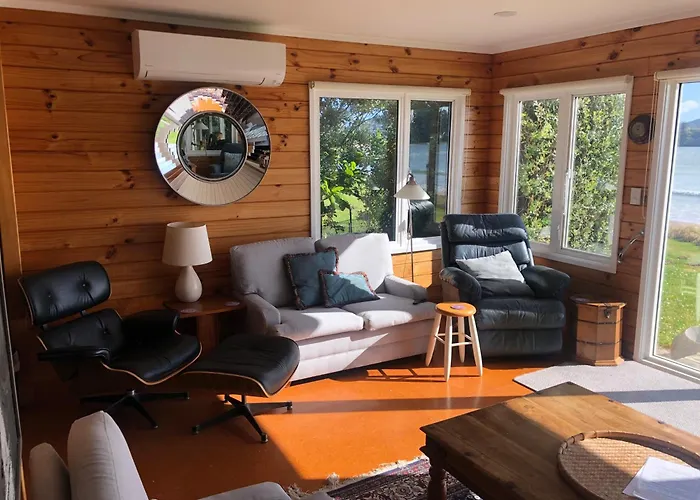Oakura Bay Absolute Beachfront Holiday Home