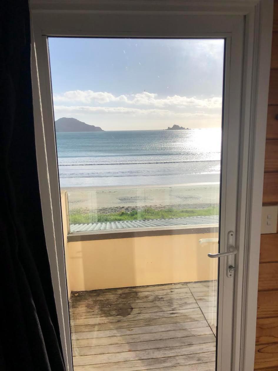 Oakura Bay Absolute Beachfront *